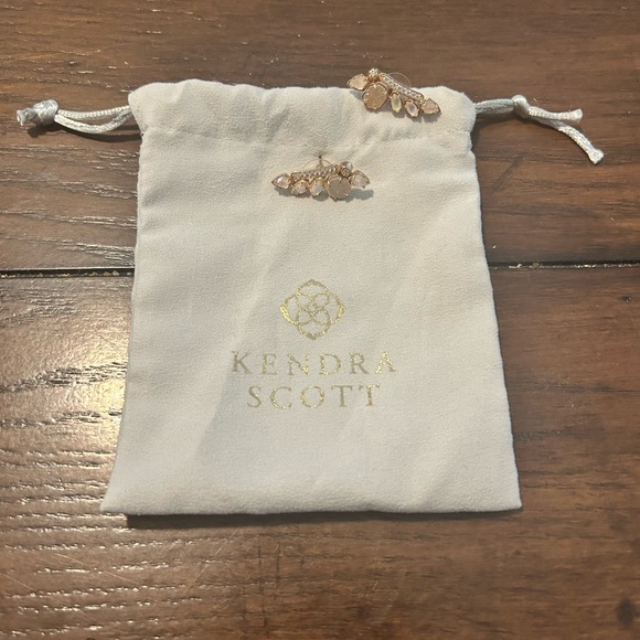 Kendra Scott Madison Earrings - Picture 1 of 1
